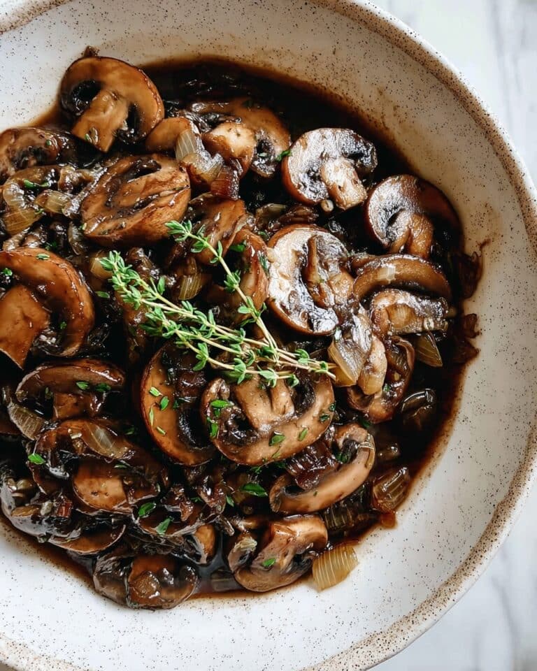Sauteed Mushrooms with Garlic and Thyme Recipe