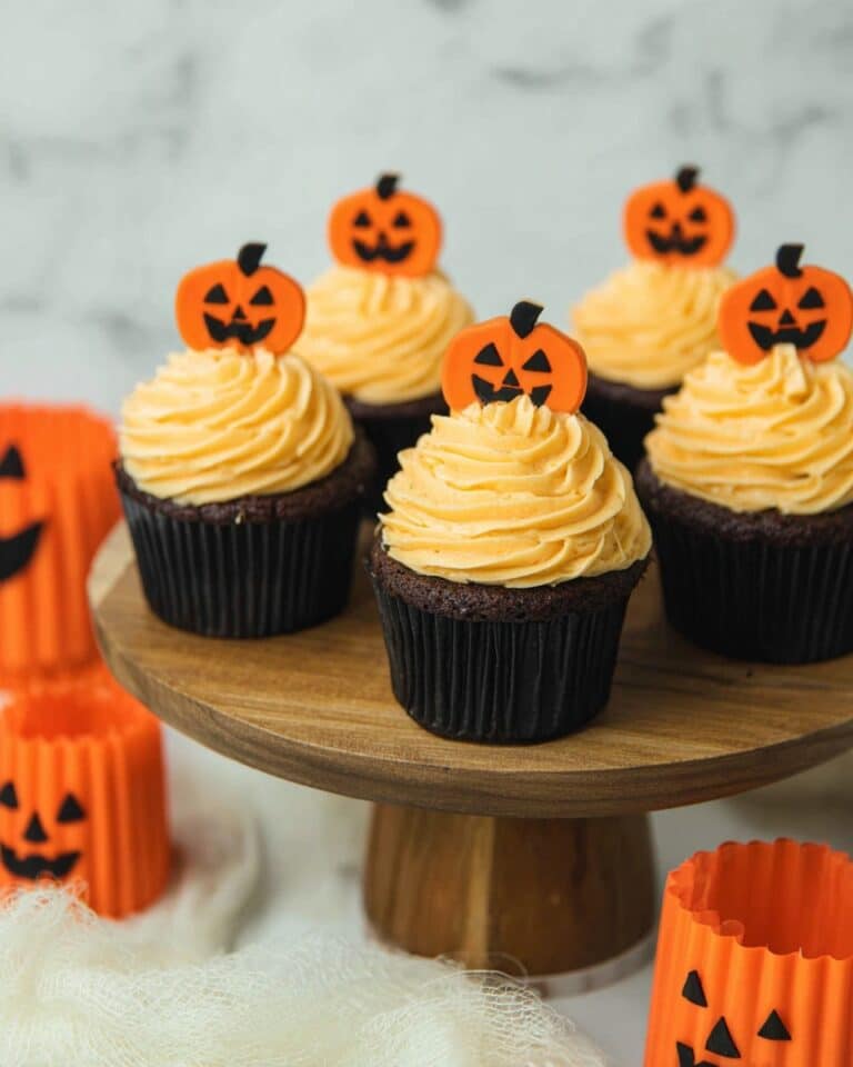 Jack-O-Lantern Halloween Pumpkin Cupcakes with Salted Caramel and Buttercream Frosting Recipe